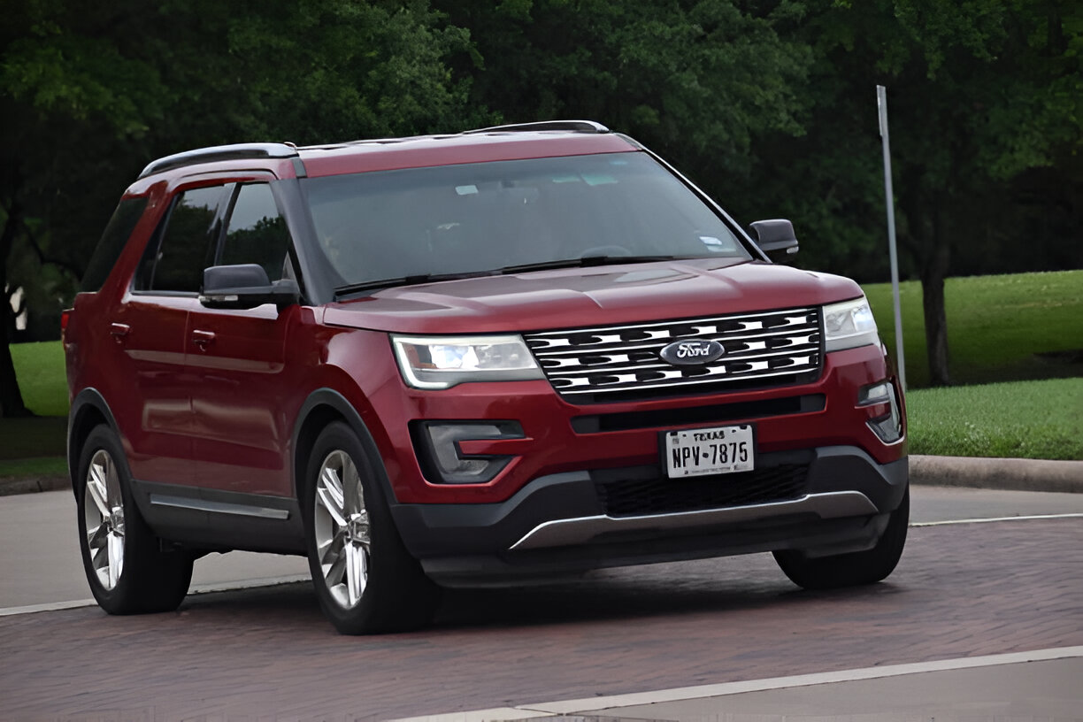 Why 2025 is the Best Year to Switch to an EV!